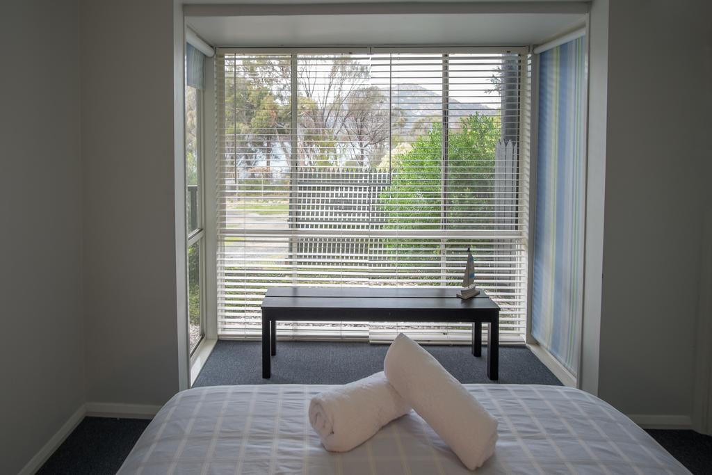 Cove Beach Apartment 1 Coles Bay Eksteriør bilde